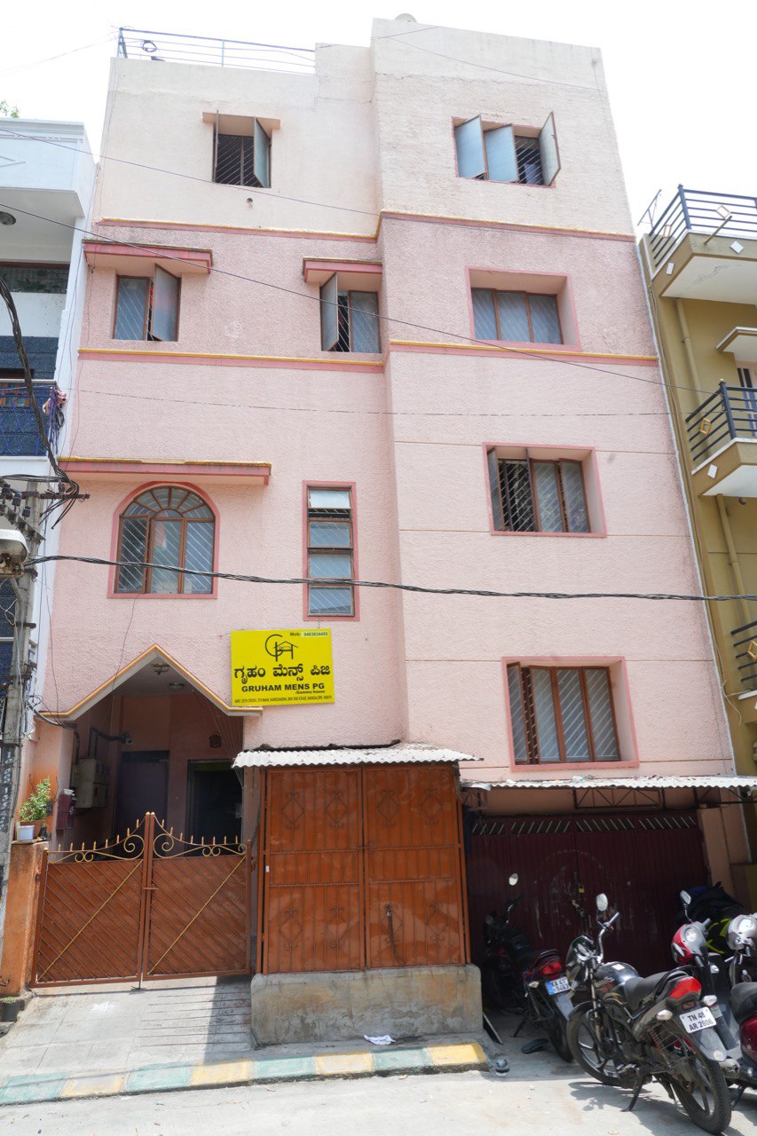 PG in Koramangala with Dining Area